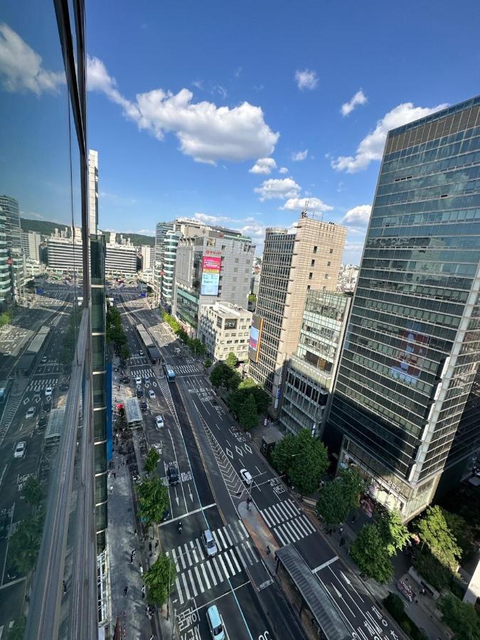 Hongdae Guesthouse 1Min From Hongik Uni Station Exit #1 Сеул Экстерьер фото